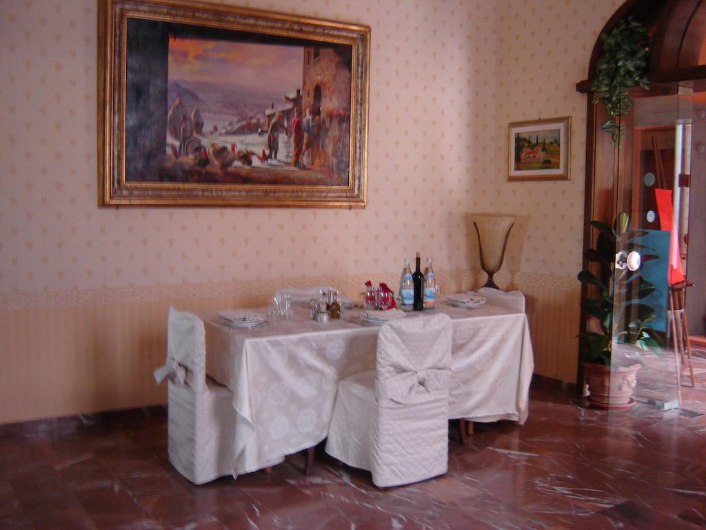 Hotel La Rosa Ronta Εξωτερικό φωτογραφία