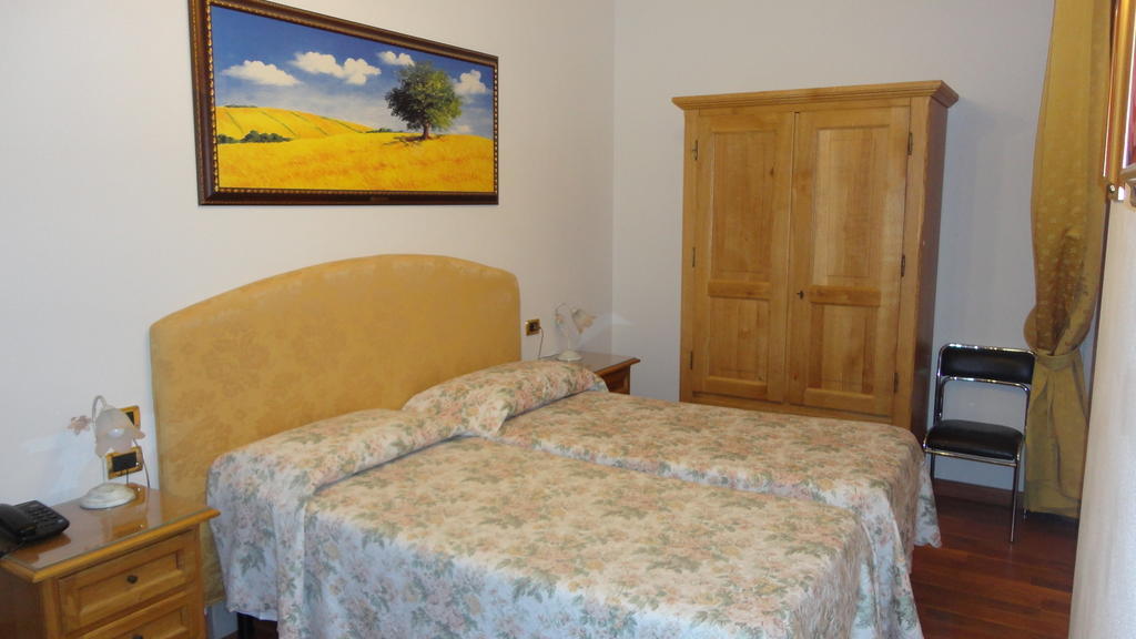 Hotel La Rosa Ronta Δωμάτιο φωτογραφία